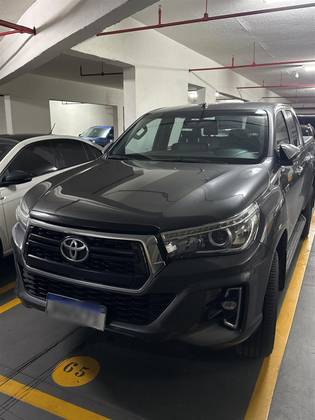 TOYOTA HILUX 2.8 SRX 4X4 CD 16V DIESEL 4P AUTOMÁTICO